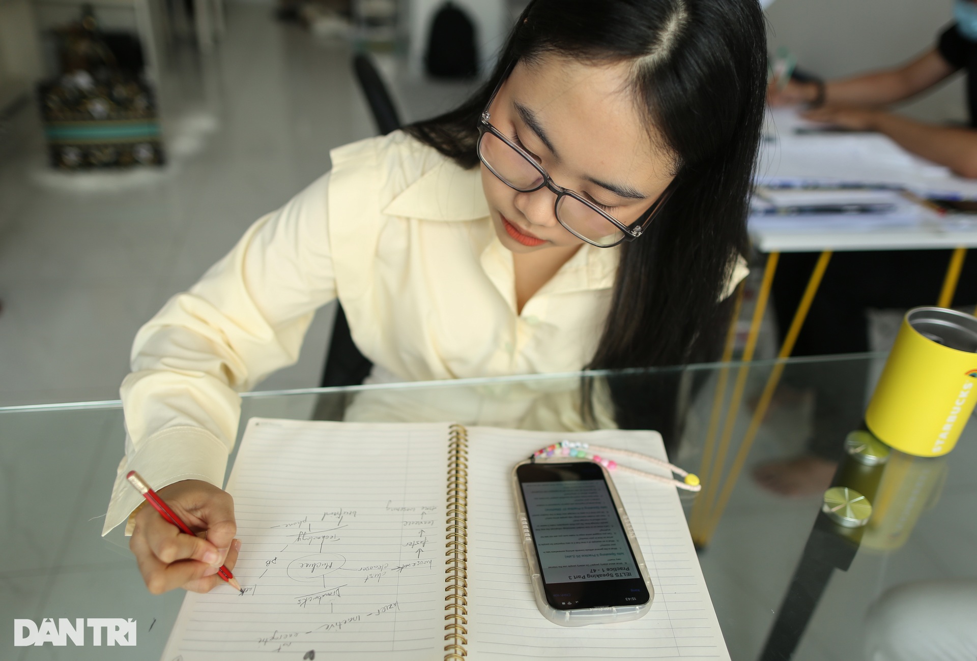 Thần đồng dân ca Phương Mỹ Chi ở tuổi 19: Không ai dám tỏ tình với tôi! - 5 Thần đồng dân ca Phương Mỹ Chi ở tuổi 19: Không ai dám tỏ tình với tôi! - 5