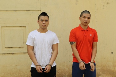 Công an "dỏm" đeo khẩu trang, bịt mặt, mang hung khí đi cướp tài sản