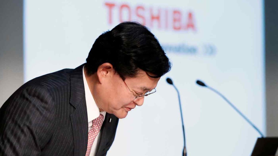 CEO Toshiba xin từ chức trước thềm bán mình với giá 20 tỷ USD - 1 CEO Toshiba xin từ chức trước thềm bán mình với giá 20 tỷ USD - 1