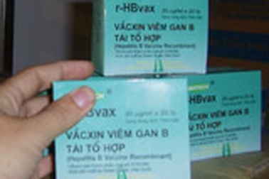 Hà Nội: Tiếp tục tiêm vắc xin viêm gan B cho trẻ 