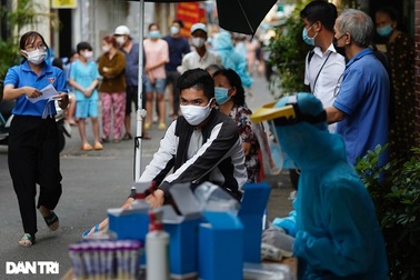"Xét nghiệm tầm soát Covid-19 diện rộng vô cùng vất vả và tốn kém"