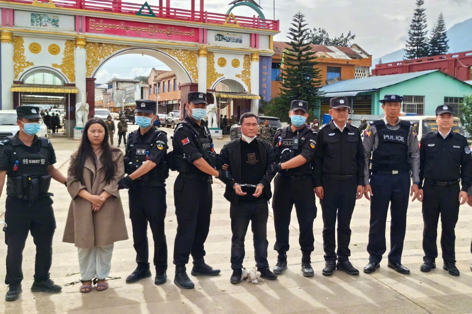 Trung Quốc tử hình 16 thành viên băng đảng lừa đảo - 1 Trung Quốc tử hình 16 thành viên băng đảng lừa đảo - 1