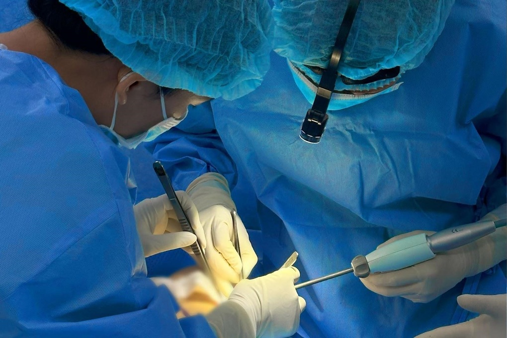 Tháo túi ngực sau một năm không thể đặt lại túi ngực mới - 5 Tháo túi ngực sau một năm không thể đặt lại túi ngực mới - 5