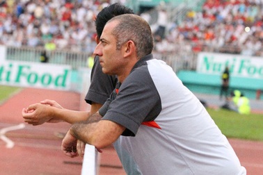 HLV Graechen Guillaume… chấn thương trước trận gặp SL Nghệ An