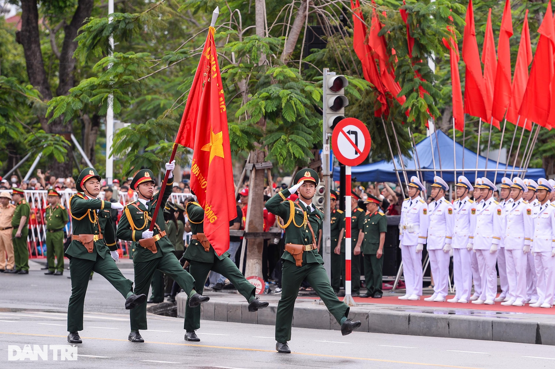 Những hình ảnh ấn tượng tại lễ kỷ niệm 70 năm Giải phóng Hải Phòng - 6
