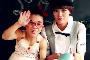 Clip kể chuyện tình yêu của cặp đôi đũa lệch Xuân Tiến - Thanh Thảo