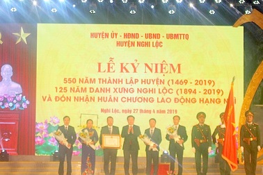 Phó Thủ tướng trao Huân chương Lao động hạng Nhì cho huyện Nghi Lộc - Nghệ An