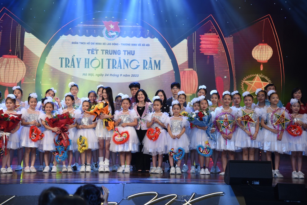 Hàng triệu trẻ em được quan tâm, chăm sóc dịp Tết Trung thu 2023 - 10 Hàng triệu trẻ em được quan tâm, chăm sóc dịp Tết Trung thu 2023 - 10