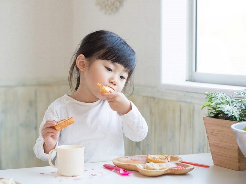 5 lầm tưởng của mẹ về hệ tiêu hoá ở bé - 3 5 lầm tưởng của mẹ về hệ tiêu hoá ở bé - 3