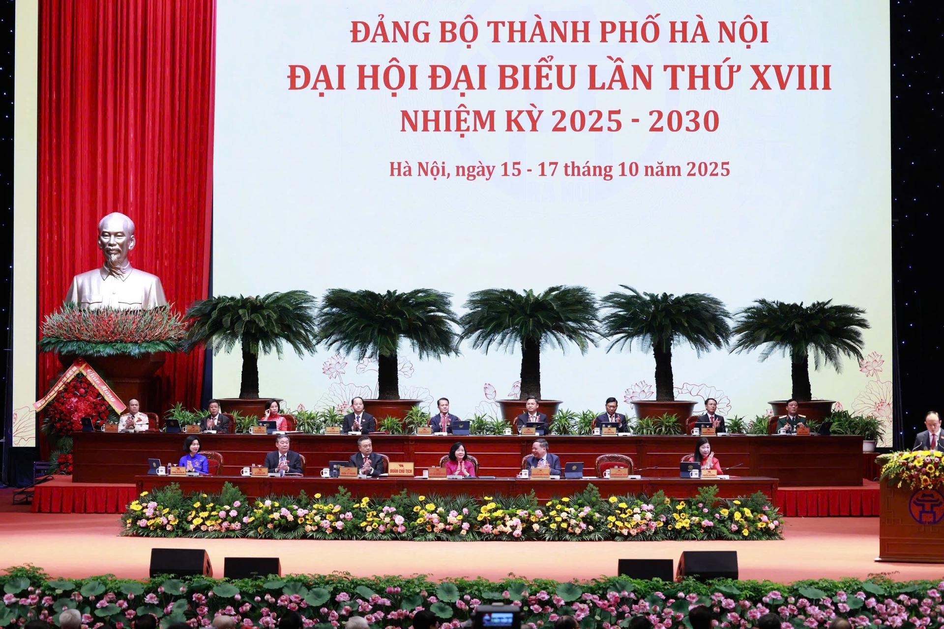 Sự kiện chính trị đặc biệt quan trọng với Đảng bộ và nhân dân thủ đô - 9 Sự kiện chính trị đặc biệt quan trọng với Đảng bộ và nhân dân thủ đô - 9