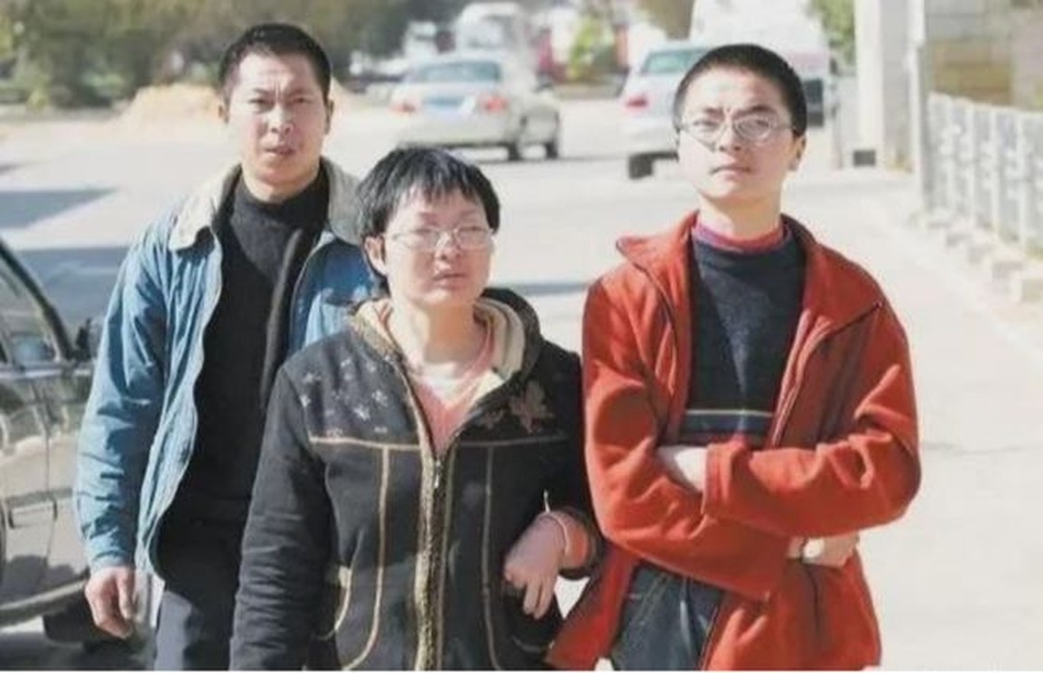 Cậu bé từng đu càng máy bay sống sót kỳ diệu gây chấn động, giờ ra sao? - 1 Cậu bé từng đu càng máy bay sống sót kỳ diệu gây chấn động, giờ ra sao? - 1