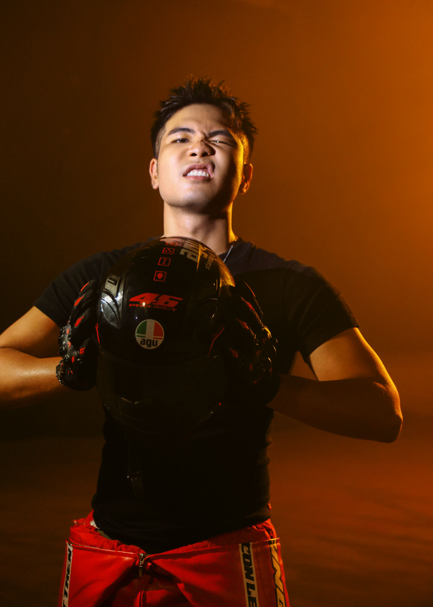 Rapper Phuc Du مبہم گانے کے عنوان کی وضاحت کرتا ہے - 1 Rapper Phúc Du giải thích về tựa ca khúc gây khó hiểu - 1