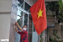 Đường phố Đà Nẵng đỏ thắm sắc cờ đón Tết Độc lập đặc biệt