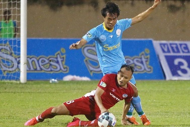 Trọng Hoàng chấn thương nặng, HLV Park Hang Seo thêm âu lo