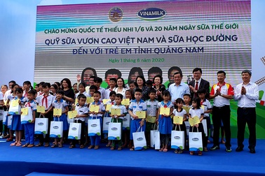 Sữa học đường đến với trẻ em tỉnh Quảng Nam