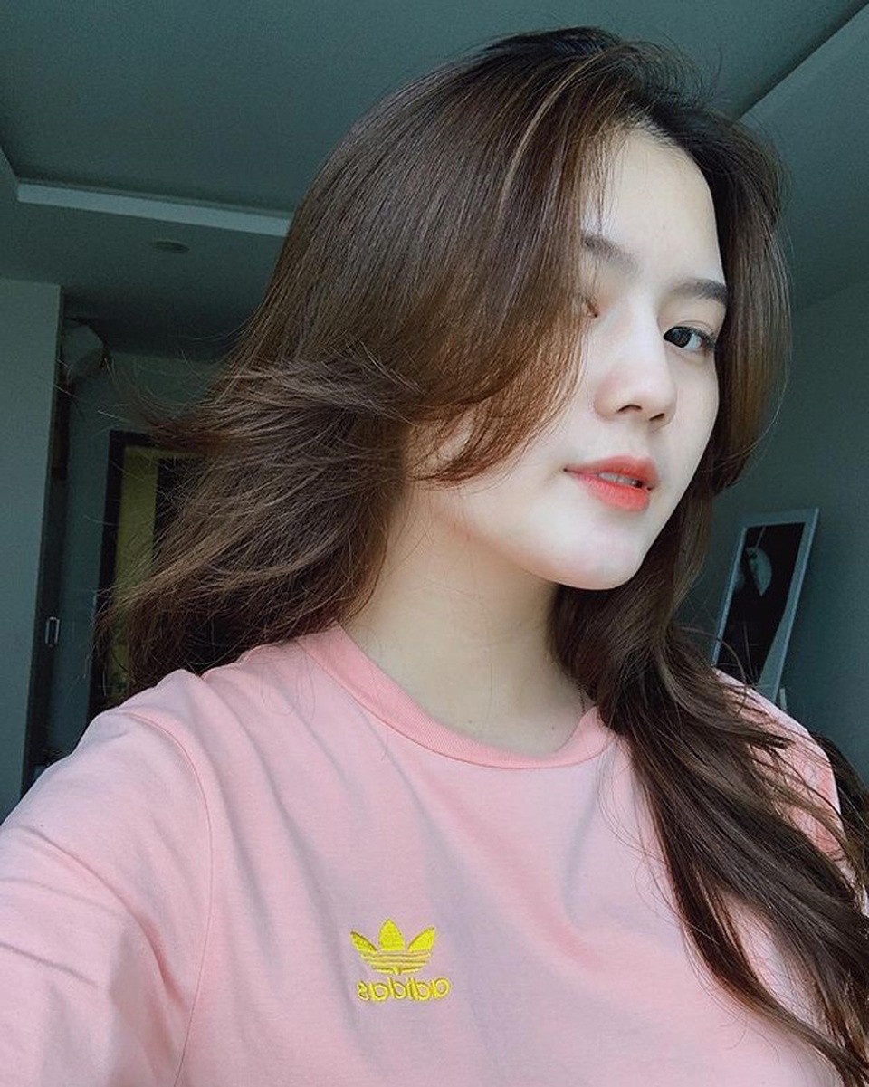 Cận cảnh nhan sắc xinh như mộng của bạn gái cầu thủ Thành Chung - 16 Cận cảnh nhan sắc xinh như mộng của bạn gái cầu thủ Thành Chung - 16