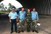 Một phi công trên chiếc SU-30 được ngư dân cứu sống