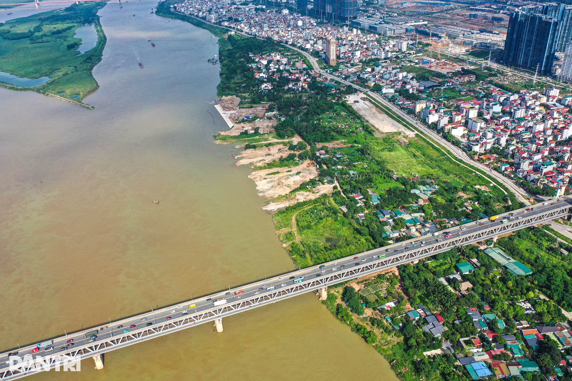 Đang xây dựng công viên đầu tiên trên trục đại lộ cảnh quan sông Hồng - 2