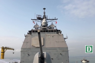 Tuần dương hạm của Hải quân Mỹ đang neo đậu ở cảng Tiên Sa, Đà Nẵng