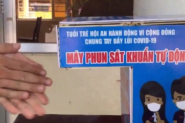 Máy rửa tay sát khuẩn của nam sinh lớp 11