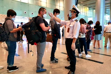 Đà Nẵng tìm hành khách trên chuyến bay có nguy cơ mắc Covid-19