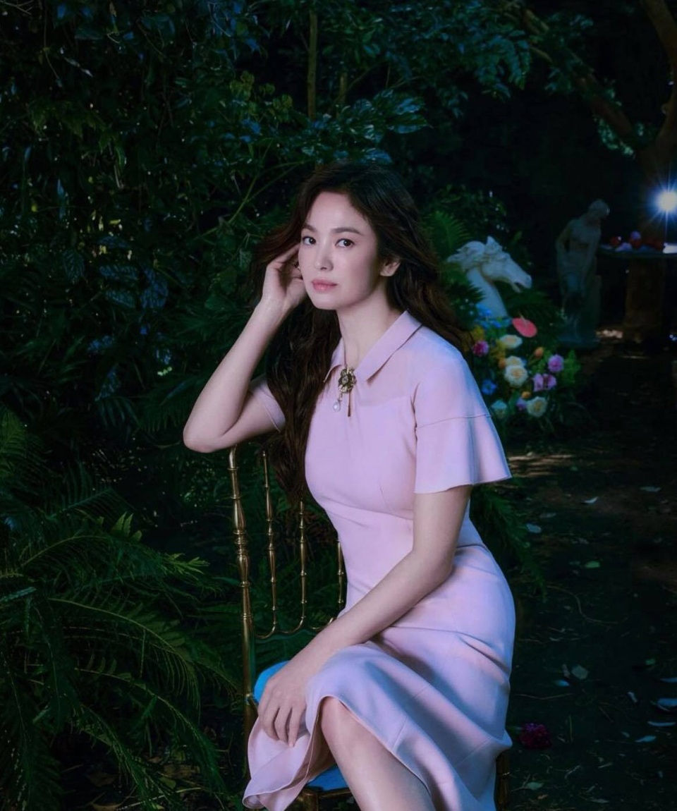 Song Hye Kyo hút hồn với phong cách không tuổi - 13 Song Hye Kyo hút hồn với phong cách không tuổi - 13