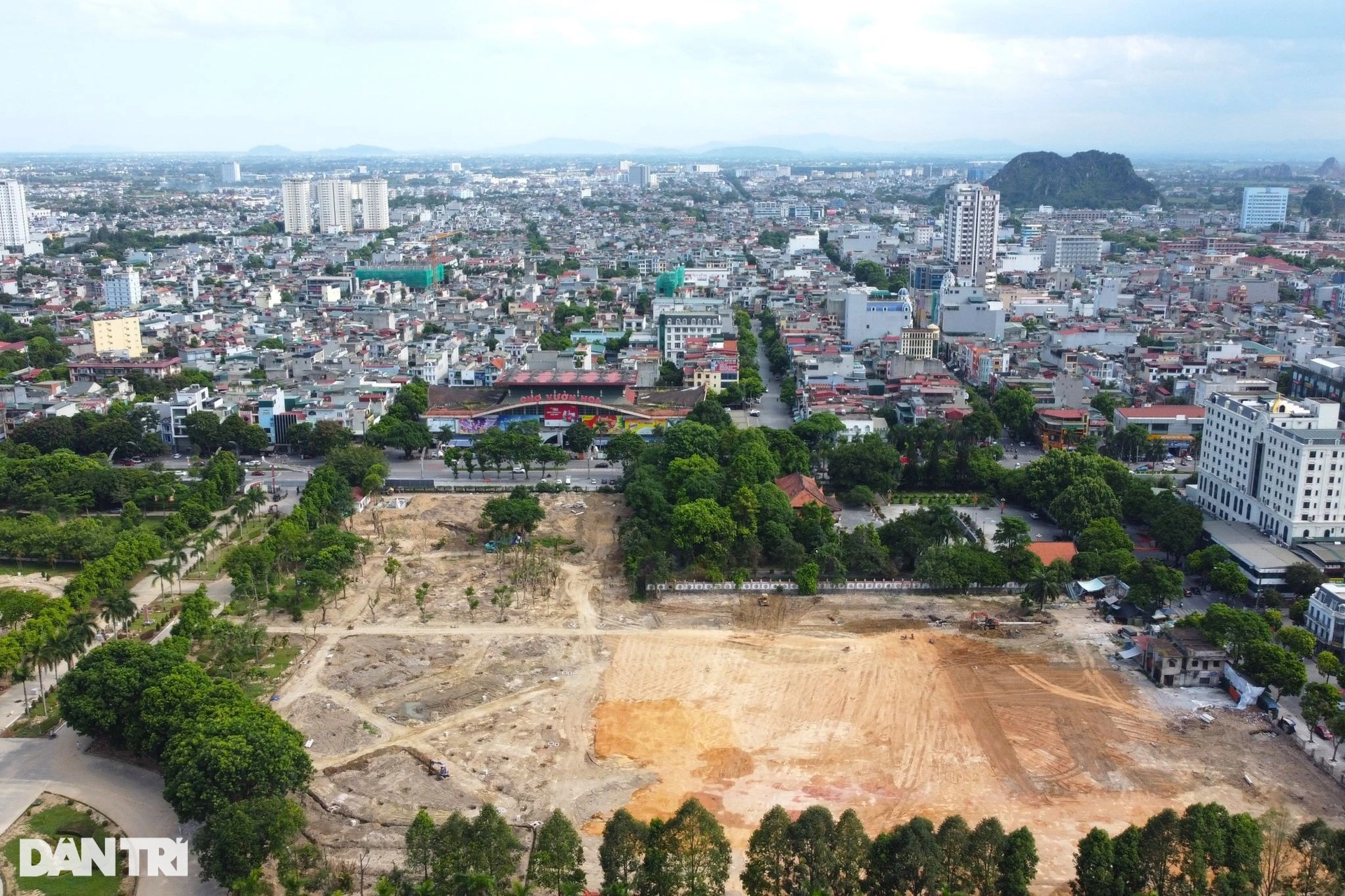 Di chuyển gần 1.000 cây xanh trong công viên Hội An ở Thanh Hóa - 5 Di chuyển gần 1.000 cây xanh trong công viên Hội An ở Thanh Hóa - 5