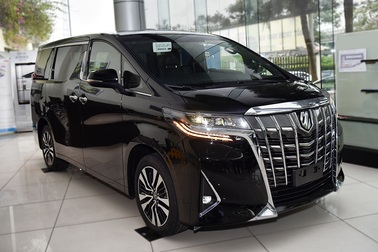 Toyota Alphard bị lỗi đai an toàn, triệu hồi xe tại Việt Nam