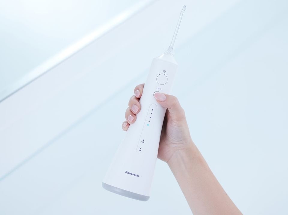 Máy tăm nước, giải pháp vệ sinh nhanh - sạch - hiệu quả cho những người niềng răng - 3 Máy tăm nước, giải pháp vệ sinh nhanh - sạch - hiệu quả cho những người niềng răng - 3