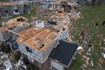 Mỹ chạy đua tìm người sống sót sau lốc xoáy chết chóc nhất trong lịch sử