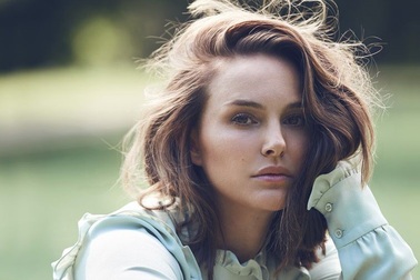 Natalie Portman không bao giờ chơi với... nữ giới ở Hollywood