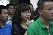 Nghẹn ngào tiễn biệt cô giáo bị xe Mercedes tông tử vong ở hầm Kim Liên