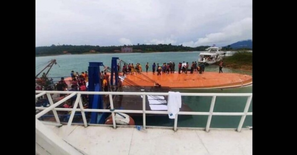 Nguyên Tổng Bí thư - Chủ tịch nước Lào an toàn trong vụ tai nạn lật thuyền - 1 Nguyên Tổng Bí thư - Chủ tịch nước Lào an toàn trong vụ tai nạn lật thuyền - 1