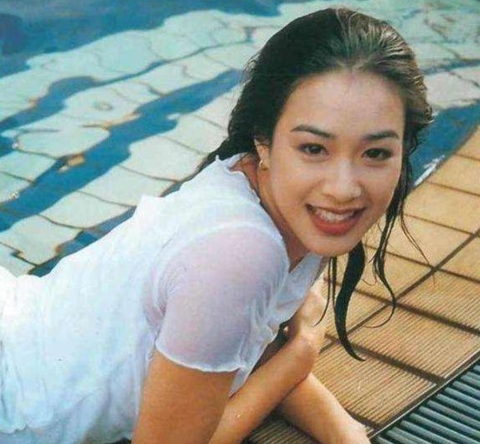 Nhan sắc lai của con gái bom sex Chung Lệ Đề gây sốt - 5 Nhan sắc lai của con gái bom sex Chung Lệ Đề gây sốt - 5