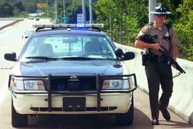 Vụ xả súng tại bang Tennessee: Cảnh sát khám xét nơi ở của tay súng