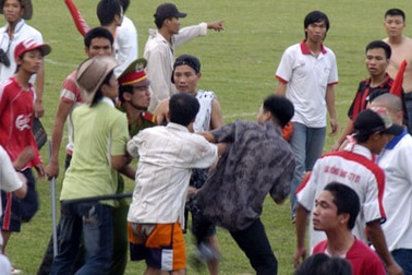 Xem sân Vinh chống bạo lực 