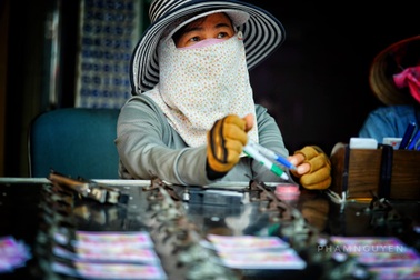 Chống Covid-19: Chi gần 8 tỷ đồng hỗ trợ người bán vé số ở TPHCM