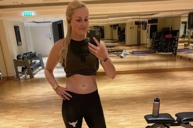 Vẻ đẹp quyến rũ bốc lửa của "nữ hoàng trượt tuyết" Lindsey Vonn