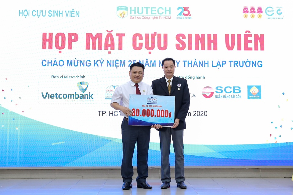 Hội Cựu sinh viên HUTECH quyên góp hơn 250 triệu đồng thiện nguyện trong ngày ra mắt - 3 Hội Cựu sinh viên HUTECH quyên góp hơn 250 triệu đồng thiện nguyện trong ngày ra mắt - 3