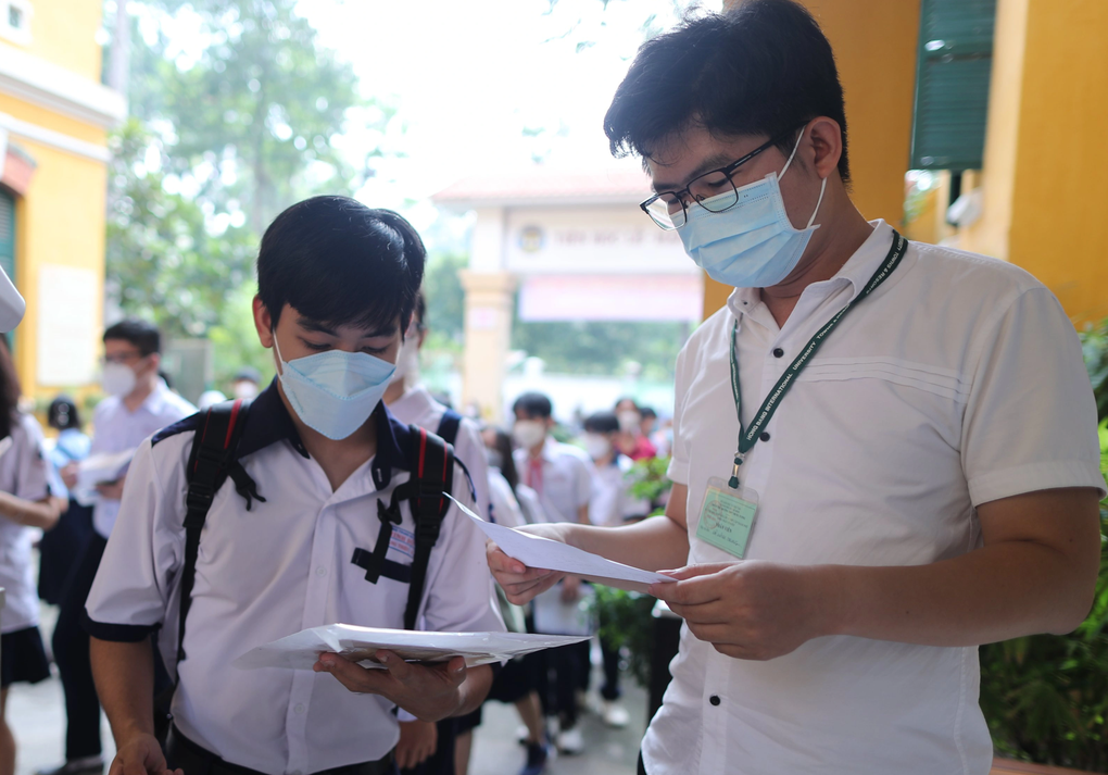 Sốc với điểm thi lớp 10, học sinh giỏi cũng có thể rớt - 3 Sốc với điểm thi lớp 10, học sinh giỏi cũng có thể rớt - 3