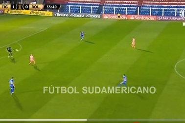 Thủ môn người Argentina mắc sai lầm còn tệ hơn Kepa