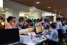 Khoá SIM chỉ sau 1 tin nhắn thông báo: Nhà mạng có phạm luật?