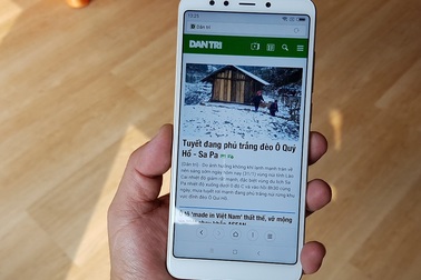 Xiaomi tung smartphone tràn viền giá chưa đến 3 triệu đồng tại Việt Nam