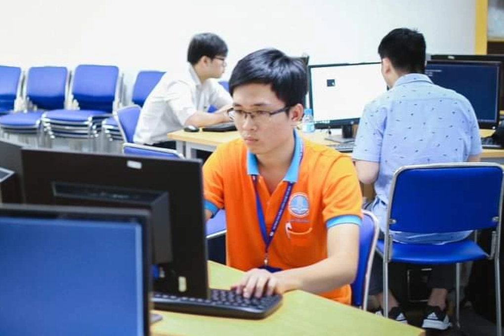 Học nghề dễ kiếm việc, lương cao sao học sinh chỉ ôm mộng đại học? - 1 Học nghề dễ kiếm việc, lương cao sao học sinh chỉ ôm mộng đại học? - 1