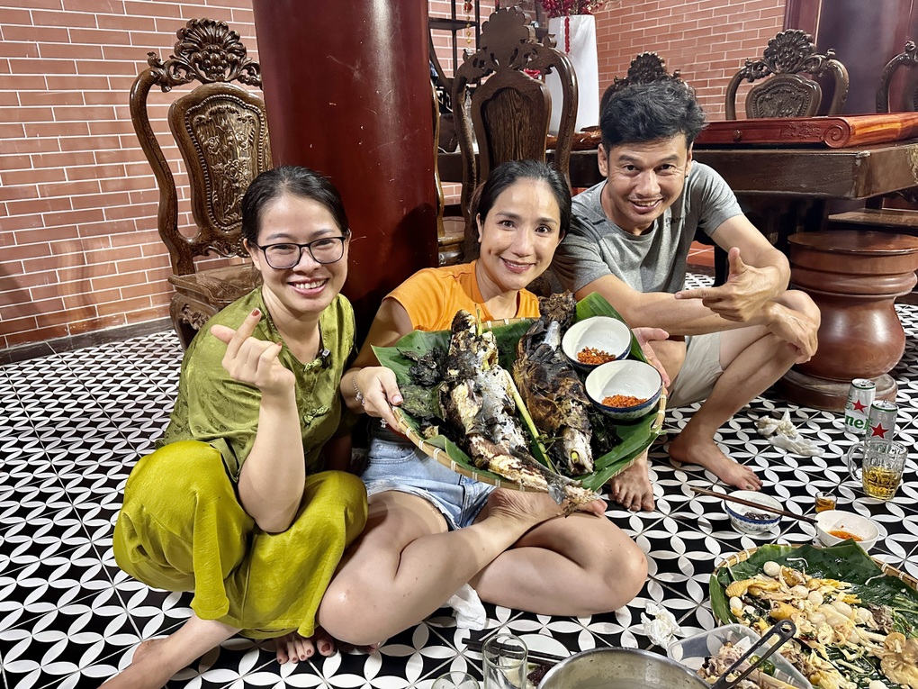 Cát Tường - Tiết Cương lội nước bắt cá, hé lộ bí quyết tình bạn hơn 20 năm - 5 Cát Tường - Tiết Cương lội nước bắt cá, hé lộ bí quyết tình bạn hơn 20 năm - 5