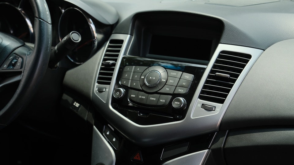 Daewoo Lacetti CDX giá 250 triệu - Xe Hàn sau 10 năm còn lại gì? - 6 Daewoo Lacetti CDX giá 250 triệu - Xe Hàn sau 10 năm còn lại gì? - 6