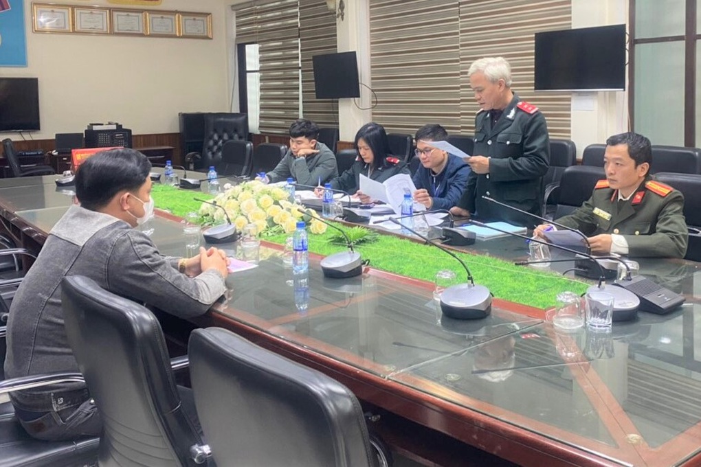 Xử phạt người đăng ảnh ô tô đeo biển ngũ quý 3 giả - 1