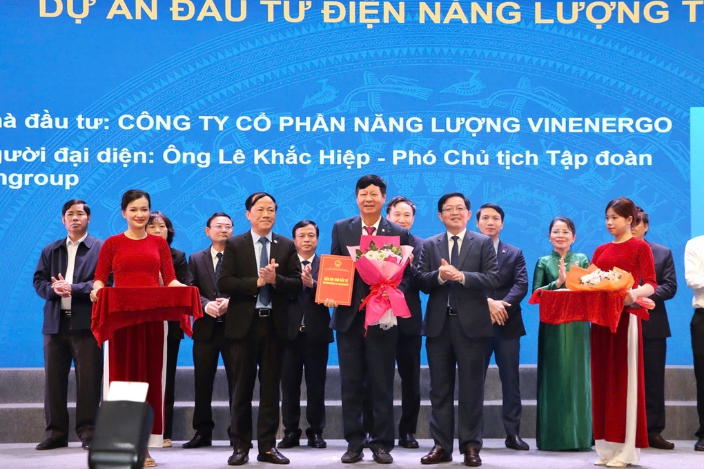 UBND tỉnh Gia Lai và VinEnergo ký hợp tác phát triển năng lượng tái tạo - 1 UBND tỉnh Gia Lai và VinEnergo ký hợp tác phát triển năng lượng tái tạo - 1