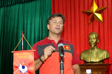 HLV Falko Goetz hiến kế phát triển tài năng trẻ