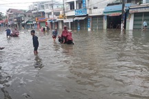 Học sinh Nha Trang được nghỉ học ngày mai do mưa lũ